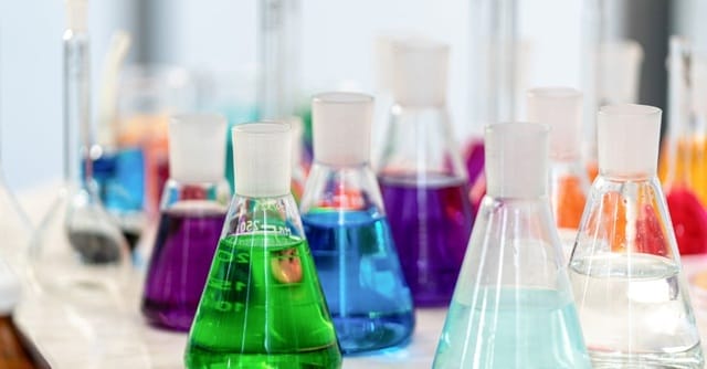 Chất xúc tác giúp phản ứng xảy ra nhanh mà không bị tiêu hao khi kết thúc
