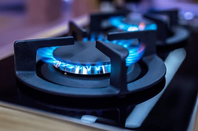 Phản ứng cháy tỏa nhiệt rất mạnh và có độ phổ biến cao