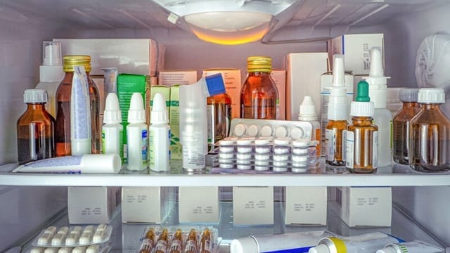 Yếu tố nào sau đây làm giảm tốc độ phản ứng? Ứng dụng thực tế