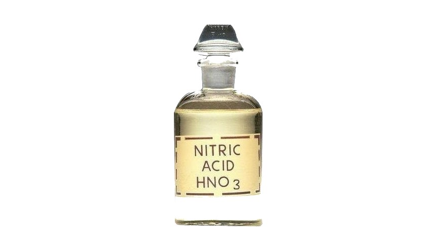 Axit nitric (HNO₃) là một axit vô cơ mạnh, có tính oxi hóa cao