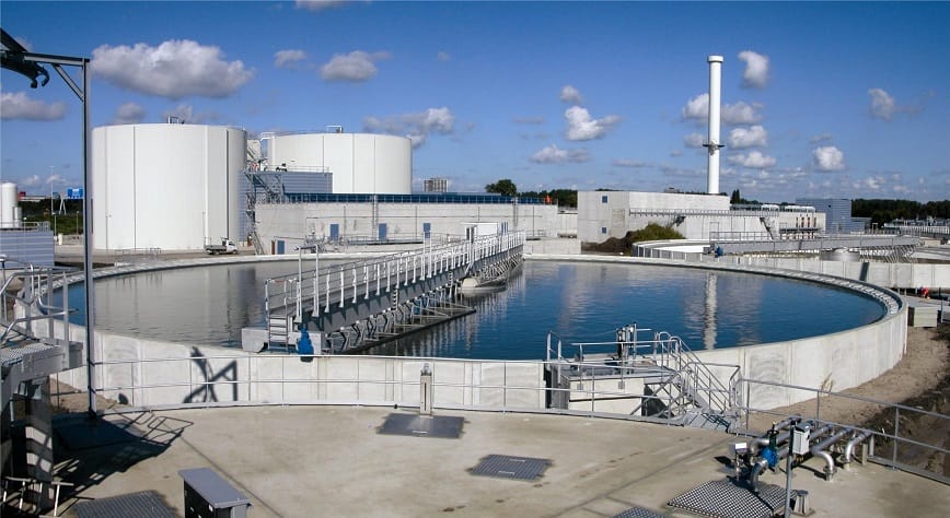 Phản ứng Fe + Fe2(SO4)3 có vai trò thực tiễn nào?