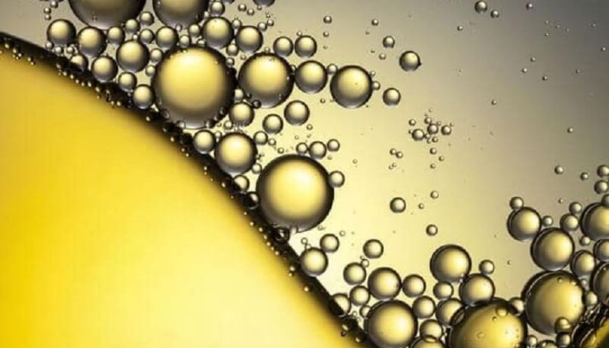 Glyceryl trioleate không thể hòa tan trong nước