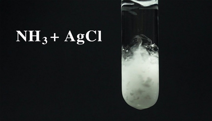 Phương trình đầy đủ của phản ứng AgCl + NH3 là gì?